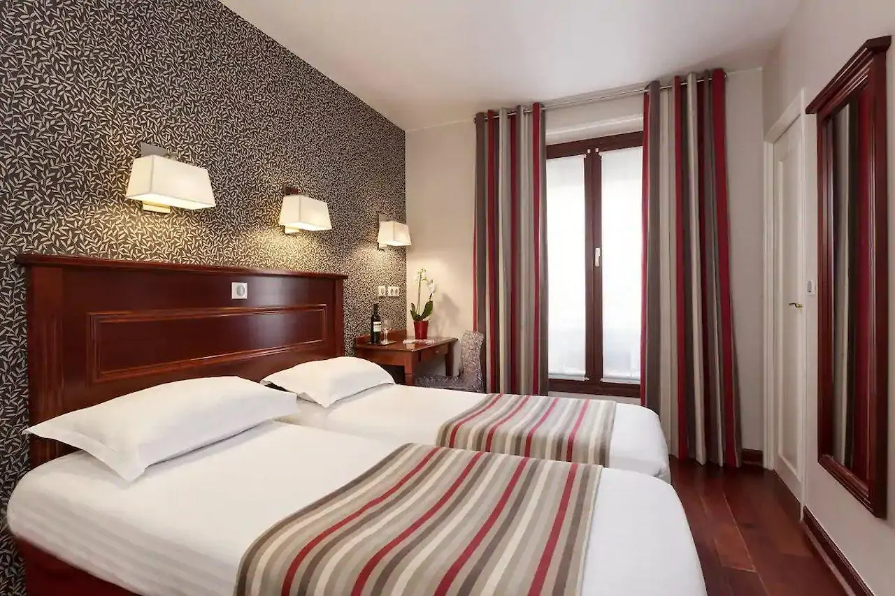 Hotel Eiffel Rive Gauche 3*